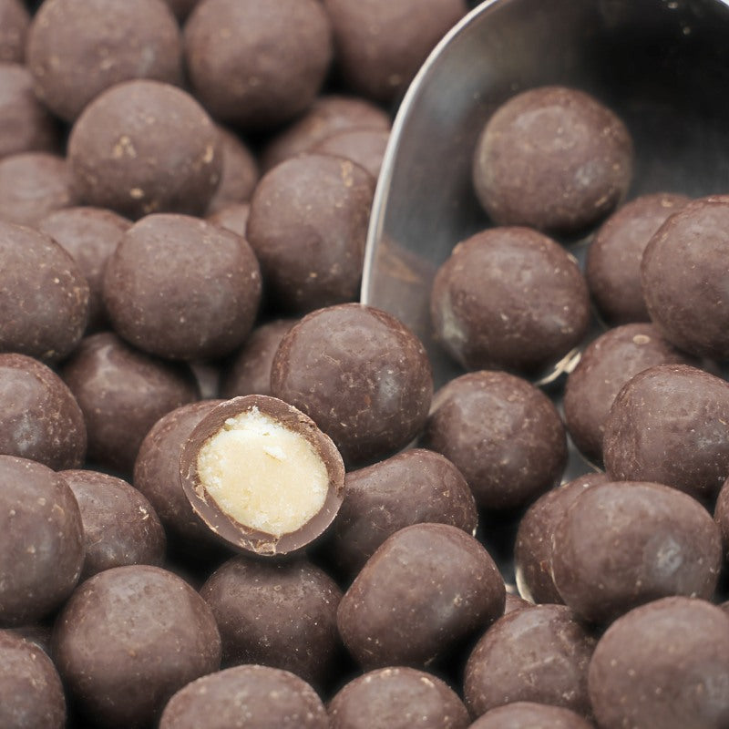 Bio-Schoko-Marzipan Kugeln (vegan) – Erhältlich bei Kornkiste, der nachhaltigen Unverpackt-Online-Foodcoop. Bio, plastikfrei und ökologisch verpackt im praktischen Mehrweg-Großgebinde. Lose und ressourcenschonend für gemeinschaftliches, bewusstes Einkaufen. Jetzt online bestellen!