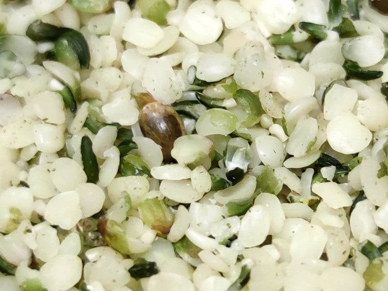 Bio-Hanfsamen (geschält) – Erhältlich bei Kornkiste, der nachhaltigen Unverpackt-Online-Foodcoop. Bio, plastikfrei und ökologisch verpackt im praktischen Mehrweg-Großgebinde. Lose und ressourcenschonend für gemeinschaftliches, bewusstes Einkaufen. Jetzt online bestellen!