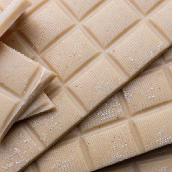 Bio-Schokolade fair gehandelt white vanilla Weiße Vanille ichoc – Erhältlich bei Kornkiste, der nachhaltigen Unverpackt-Online-Foodcoop. Bio, plastikfrei und ökologisch verpackt im praktischen Mehrweg-Großgebinde. Lose und ressourcenschonend für gemeinschaftliches, bewusstes Einkaufen. Jetzt online bestellen!