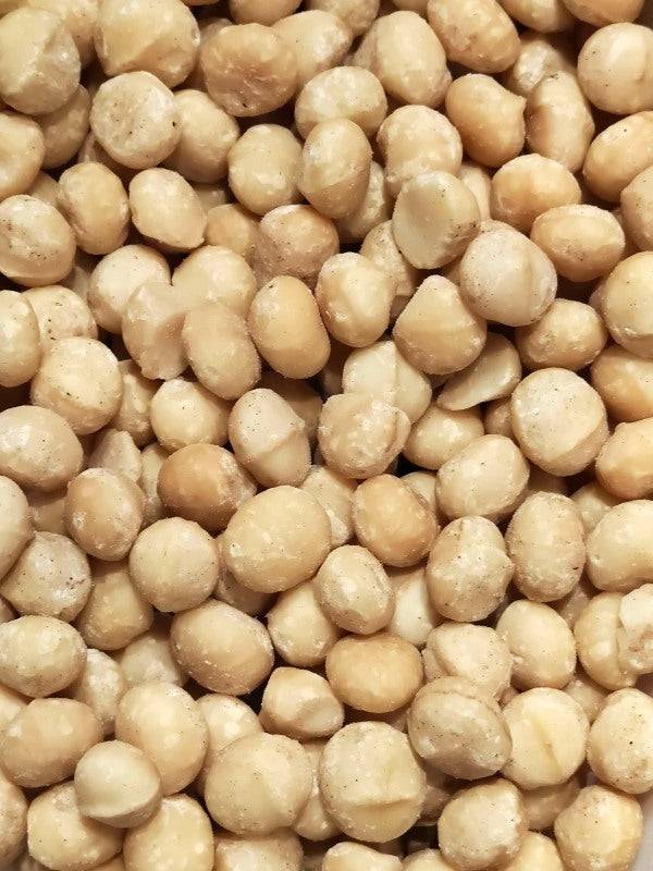 Bio-Macadamia-Nüsse (ganze Nüsse) – Erhältlich bei Kornkiste, der nachhaltigen Unverpackt-Online-Foodcoop. Bio, plastikfrei und ökologisch verpackt im praktischen Mehrweg-Großgebinde. Lose und ressourcenschonend für gemeinschaftliches, bewusstes Einkaufen. Jetzt online bestellen!