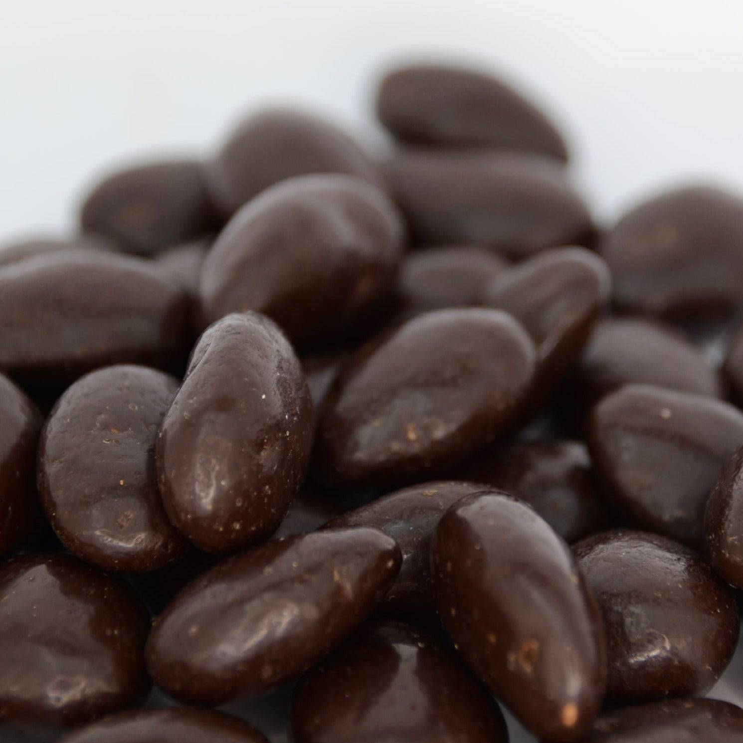 Bio-Schokolierte Mandeln "Salz-Karamell" (vegan) – Erhältlich bei Kornkiste, der nachhaltigen Unverpackt-Online-Foodcoop. Bio, plastikfrei und ökologisch verpackt im praktischen Mehrweg-Großgebinde. Lose und ressourcenschonend für gemeinschaftliches, bewusstes Einkaufen. Jetzt online bestellen!