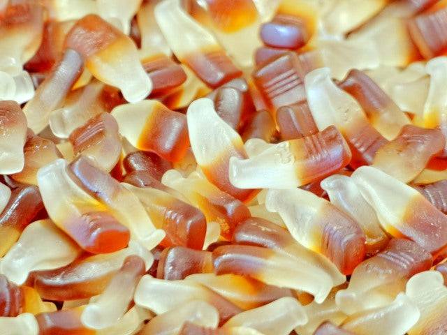 Bio-Fruchtgummi Colafläschchen (vegan) – Erhältlich bei Kornkiste, der nachhaltigen Unverpackt-Online-Foodcoop. Bio, plastikfrei und ökologisch verpackt im praktischen Mehrweg-Großgebinde. Lose und ressourcenschonend für gemeinschaftliches, bewusstes Einkaufen. Jetzt online bestellen!