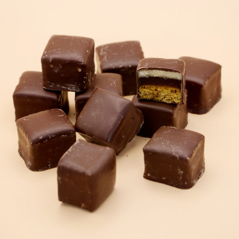 Bio-Dominosteine – Erhältlich bei Kornkiste, der nachhaltigen Unverpackt-Online-Foodcoop. Bio, plastikfrei und ökologisch verpackt im praktischen Mehrweg-Großgebinde. Lose und ressourcenschonend für gemeinschaftliches, bewusstes Einkaufen. Jetzt online bestellen!