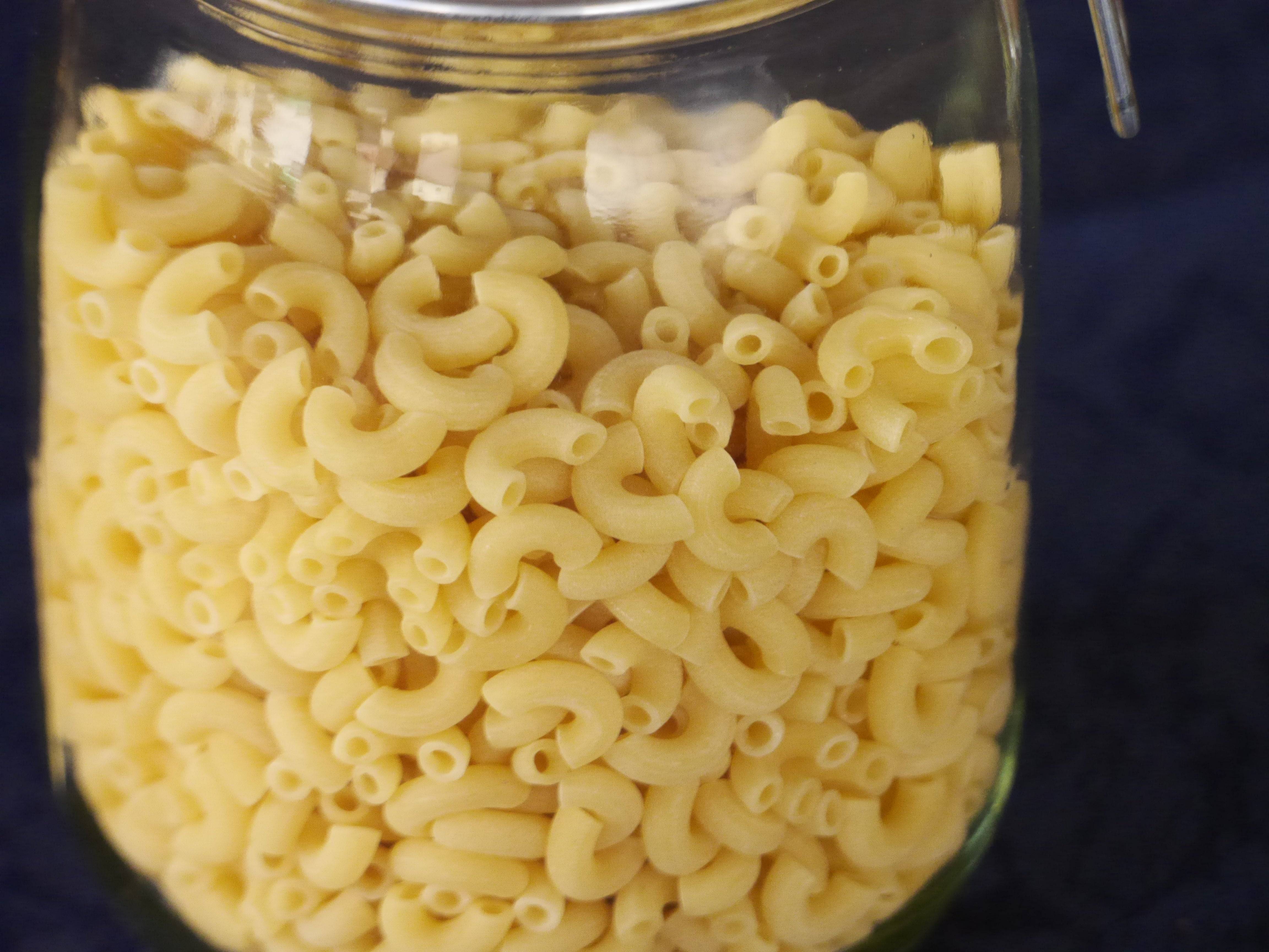 Bio-Nudeln (Hörnchen) – Erhältlich bei Kornkiste, der nachhaltigen Unverpackt-Online-Foodcoop. Bio, plastikfrei und ökologisch verpackt im praktischen Mehrweg-Großgebinde. Lose und ressourcenschonend für gemeinschaftliches, bewusstes Einkaufen. Jetzt online bestellen!