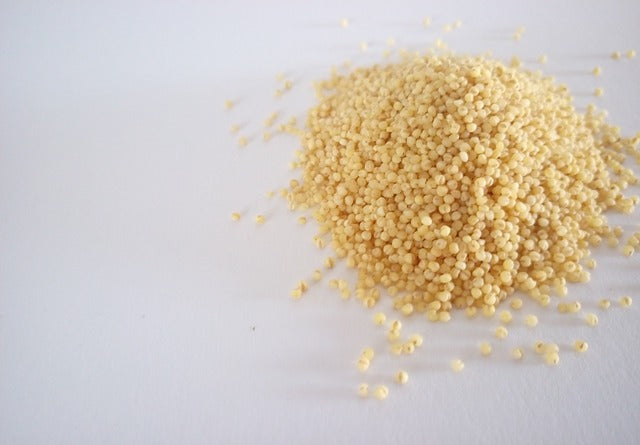 Bio-Hirse Goldhirse – Erhältlich bei Kornkiste, der nachhaltigen Unverpackt-Online-Foodcoop. Bio, plastikfrei und ökologisch verpackt im praktischen Mehrweg-Großgebinde. Lose und ressourcenschonend für gemeinschaftliches, bewusstes Einkaufen. Jetzt online bestellen!
