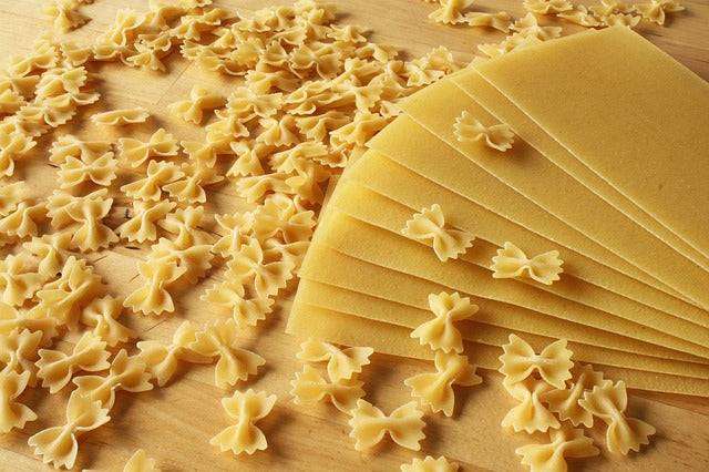 Bio-Nudeln (Lasagne) – Erhältlich bei Kornkiste, der nachhaltigen Unverpackt-Online-Foodcoop. Bio, plastikfrei und ökologisch verpackt im praktischen Mehrweg-Großgebinde. Lose und ressourcenschonend für gemeinschaftliches, bewusstes Einkaufen. Jetzt online bestellen!