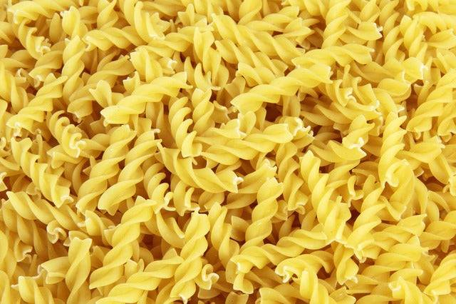 Bio-Nudeln (Fusilli) – Erhältlich bei Kornkiste, der nachhaltigen Unverpackt-Online-Foodcoop. Bio, plastikfrei und ökologisch verpackt im praktischen Mehrweg-Großgebinde. Lose und ressourcenschonend für gemeinschaftliches, bewusstes Einkaufen. Jetzt online bestellen!