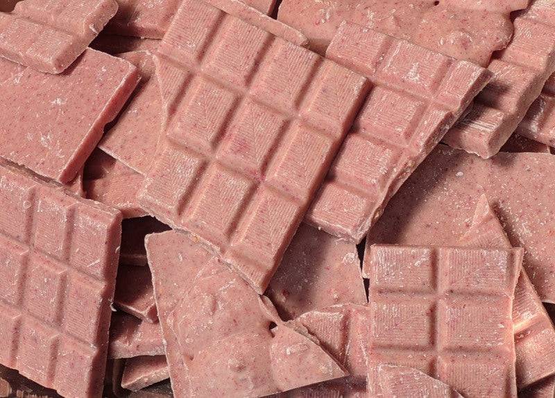 Bio-Schokolade (Bruch) Weiße-Erdbeere – Erhältlich bei Kornkiste, der nachhaltigen Unverpackt-Online-Foodcoop. Bio, plastikfrei und ökologisch verpackt im praktischen Mehrweg-Großgebinde. Lose und ressourcenschonend für gemeinschaftliches, bewusstes Einkaufen. Jetzt online bestellen!